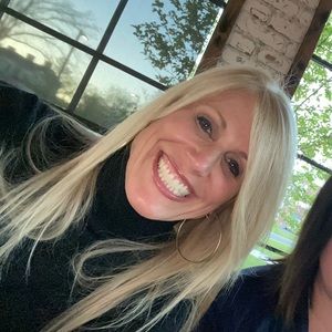 Meet your Posher, Sharon